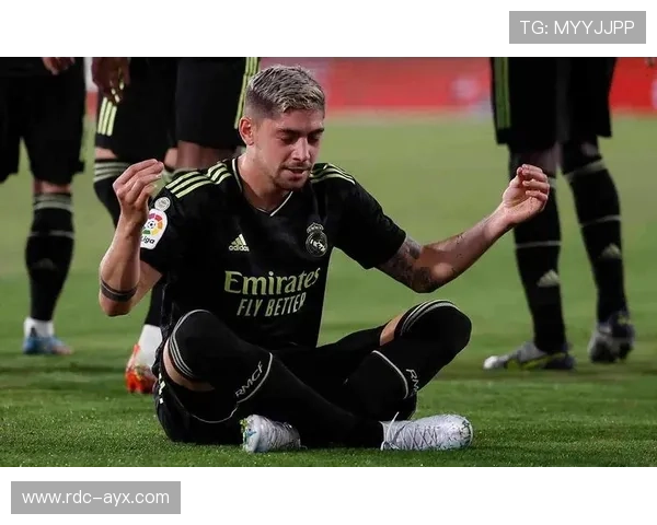 巴尔韦德2025远射破门，精彩进球引爆全场！