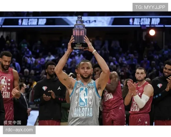 拉文全明星MVP闪耀全场,引领球队强势取胜 拉文全明星MVP闪耀全场,引领球队强势取胜